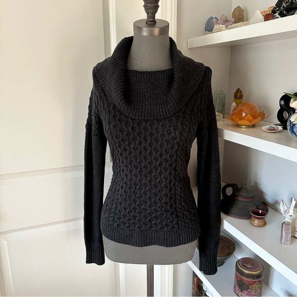 NWT American Eagle Sweater - Picture 1 of 5